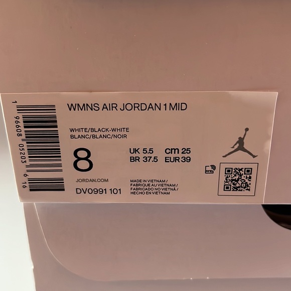 Nike Air Jordan 1 Mid 'Panda' - Picture 12 of 15